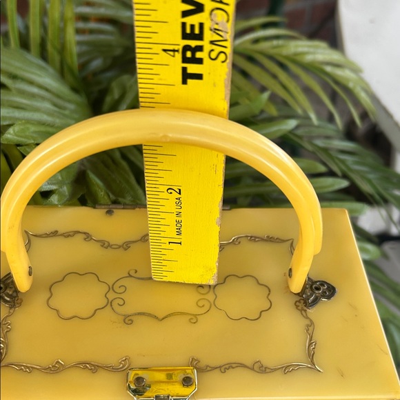 VINTAGE Gold Metal Filigree BOX PURSE w Yellow Lucite Celluloid Top & Handle